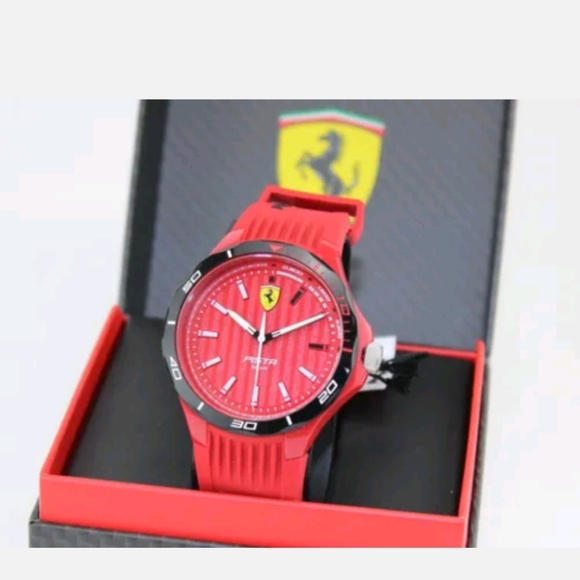 BRAND NEW PISTA BLACK FERRARI SILCONE WATCH ⌚️ ♥️ - Picture 2 of 3